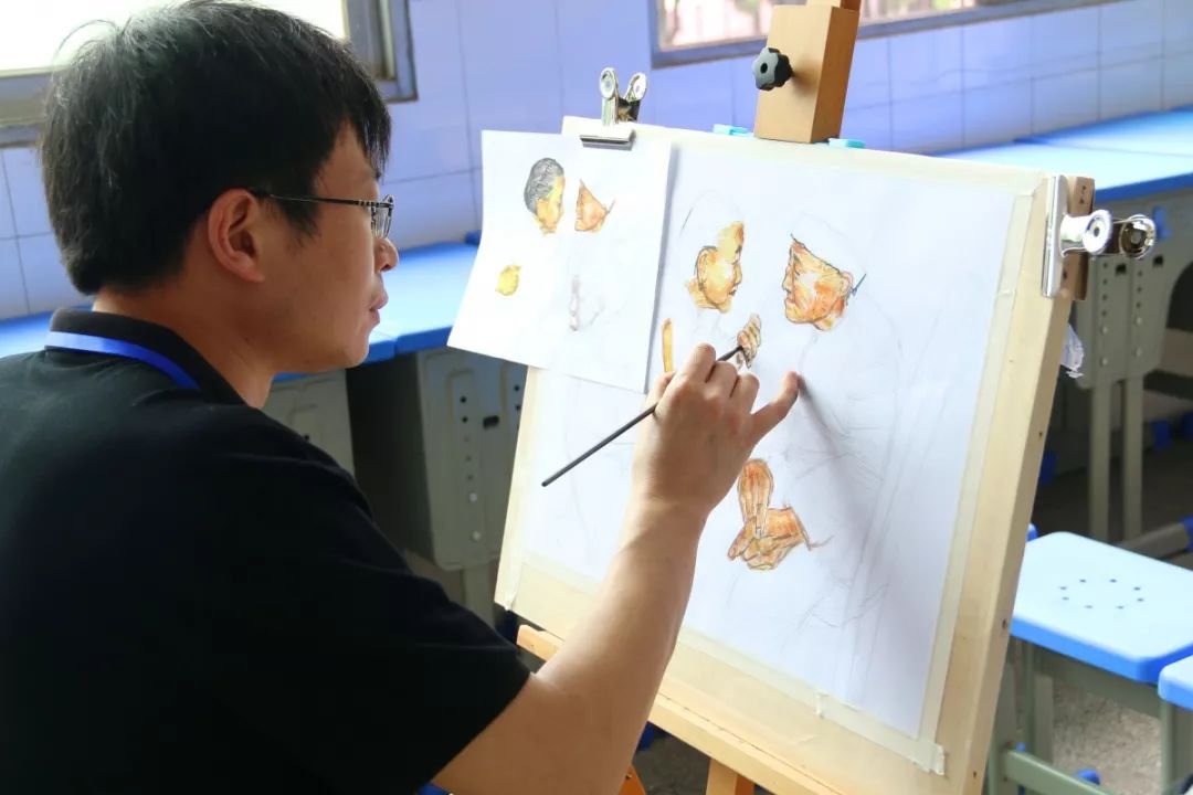 提高职业技能 助力脱贫攻坚丨我市首届残疾人职业技能大赛掠影 绘画技术培训